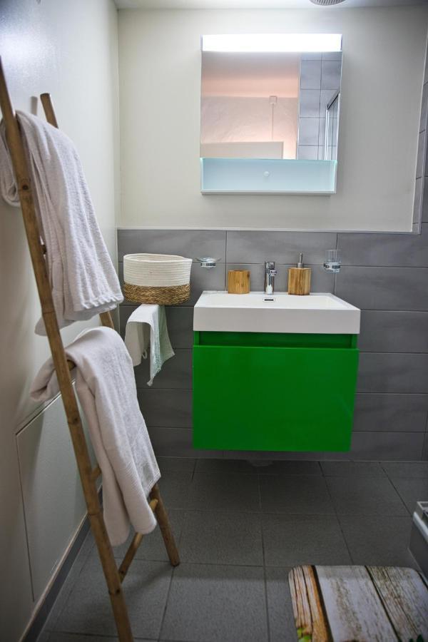 Chill Home : Appartement Cocooning Avec Jacuzzi Grandson Exterior photo